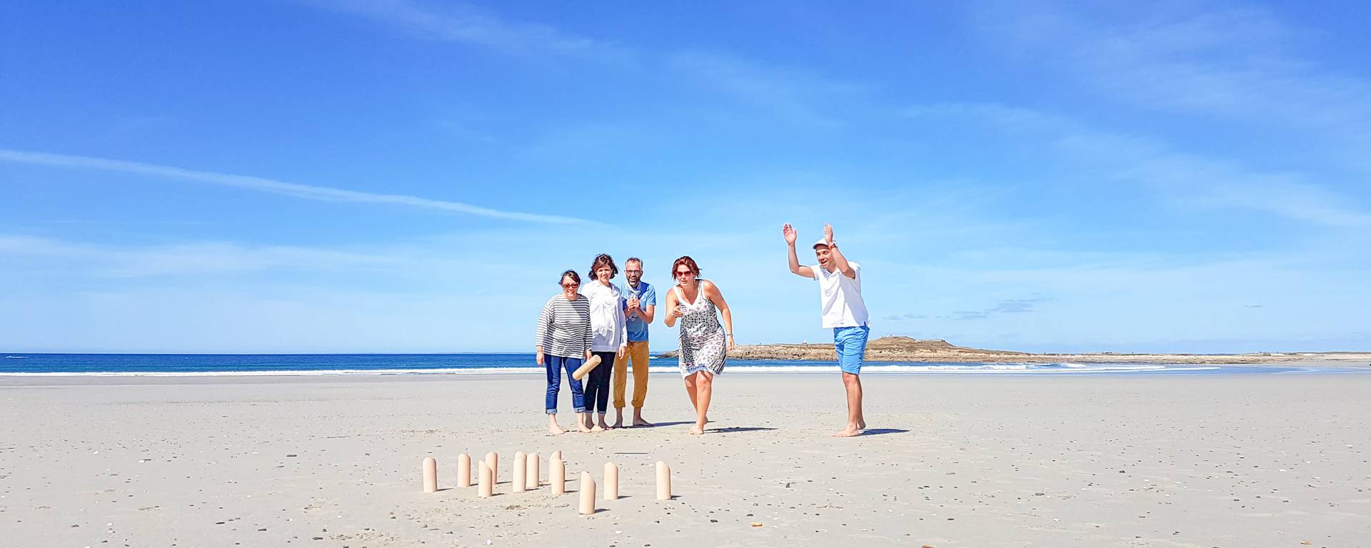 plage entre amis en Pays Bigouden ©E Cléret