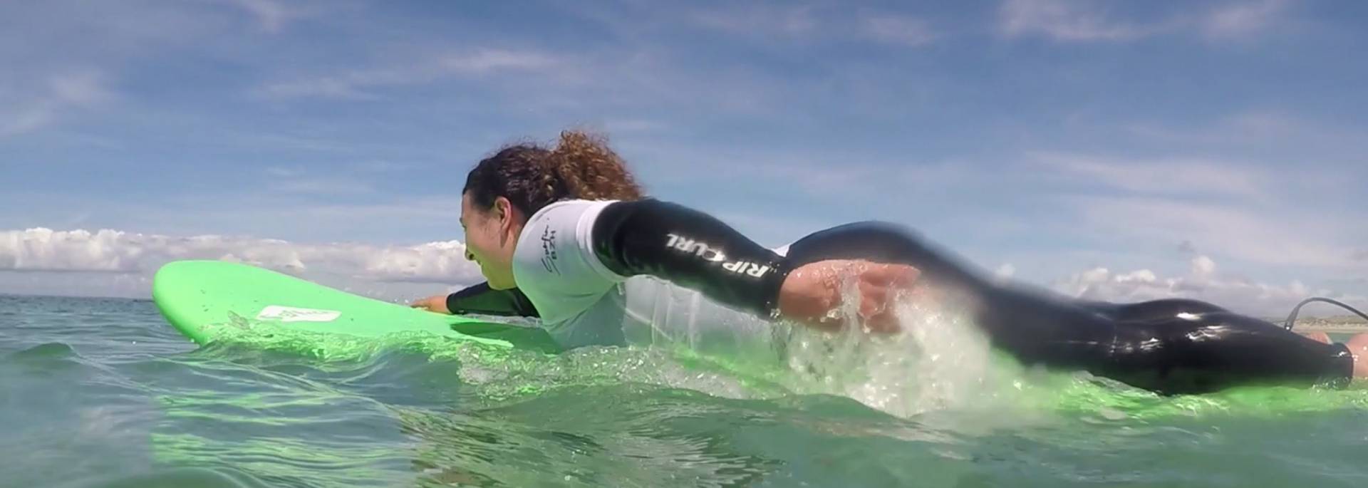 My first surfing lesson in Pays Bigouden - I'm off! © T Hourmand