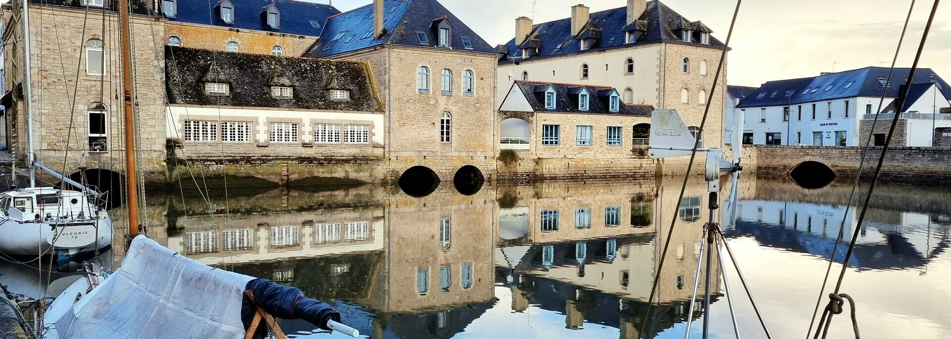 Pont habité à Pont-l'Abbé © S Peuziat