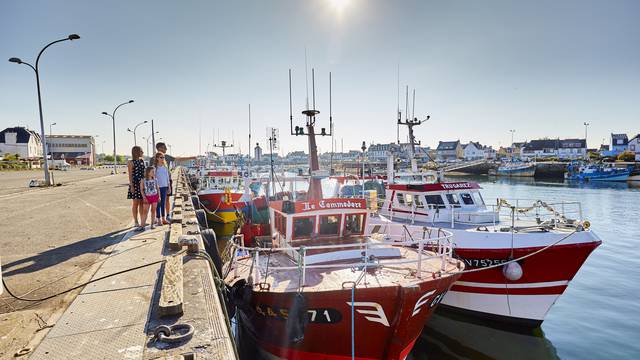 Visite du port du Guilvinec en famille ©A. Lamoureux