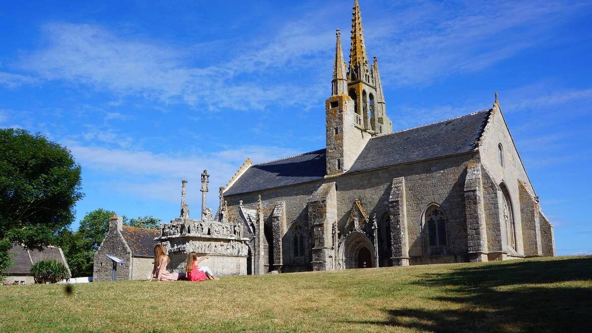 Historic Pays Bigouden - Tronoën chapel and calvary © E Cléret