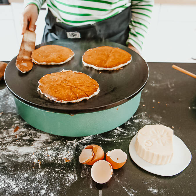 Cuisson des kouign sur billig © C Dameron