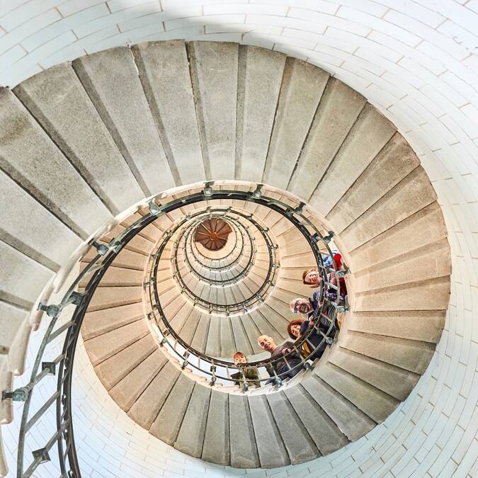 Gravir les 290 marches du phare d'Eckmühl © A Lamoureux